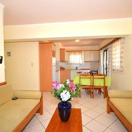 Aloni Apartahotel 3*