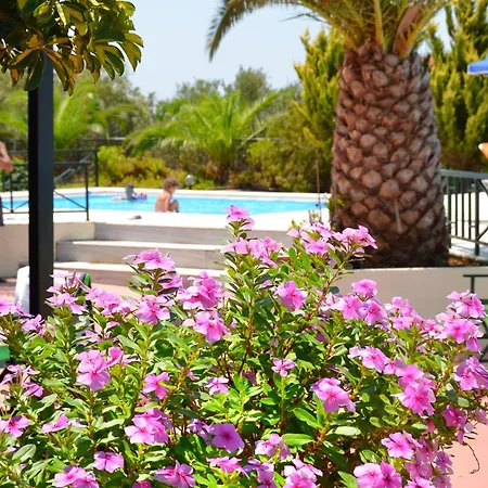 Aloni Apartahotel 3*