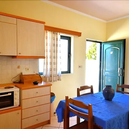 Aloni Aparthotel 3*