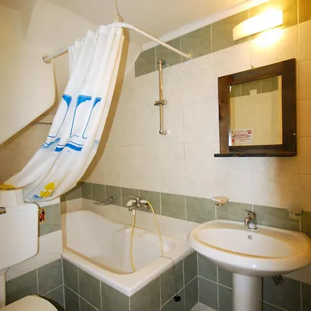 Aparthotel Aloni 3*